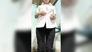 Chị gái hàng xóm nứng lồn móc lồn thủ dâm kích thích