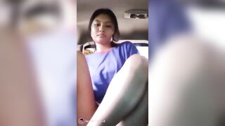 Em rau vú to lồn múp không lông khoe hàng thủ dâm kích thích