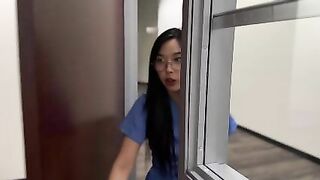 Bác sĩ gạ gẫm dụ dỗ em thực tập sinh