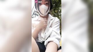 Đang phát trực tiếp bên đường thì em bị trai lạ đi qua vét máng bắt chịch 3