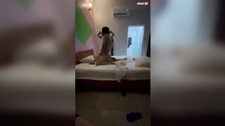 CHỊCH EM LA BỂ KHÁCH SẠN LUÔN