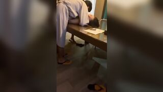 Sinh nhật lớp trưởng các bạn nam kh biết tặng gì, cả đám rủ nhau bơm ngập tinh phần 2