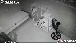Hack cam quay lén Thích Thuận Nghi trụ trì chùa Tự Đức đụ nhau với sư cô trg đêm