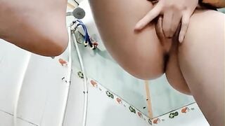 spa bất ổn vắng khách em móc lồn thủ dâm kiếm thêm thu nhập