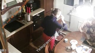 Con trai đc mẹ kế bú cặc 2