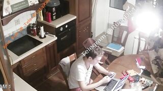 Con trai đc mẹ kế bú cặc 3