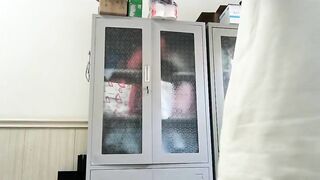 Quay lén phòng thay đồ của y tá p4 (cuối)