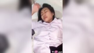 Bé nữ sinh love 10 trong bộ đồng phục trường trốn học đi nhà nghỉ