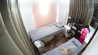 Hack camera tiệm spa triệt lông lồn toàn các chị e xinh gái vú bự có con hàu múp k à