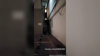 Chơi gái lạ đi bar về say rượu ngồi ngoài đường