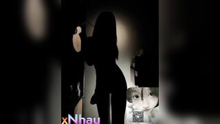 Đu trend tắt đèn nhưng nó lạ lắm