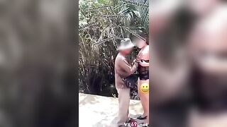 Chú bán vé số may mắn 2