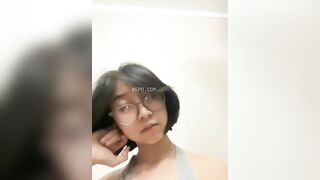 Tự sướng hở ngực 20