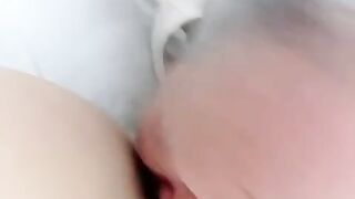Ông cụ u80 vẫn húp sò như thanh niên