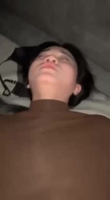 Địt e gái đang ngủ