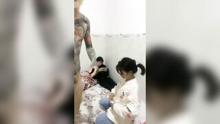 học sinh TQ chơi tập thế