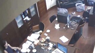 lại là căn phòng đó nhưng lại là 2 con người khác nhau