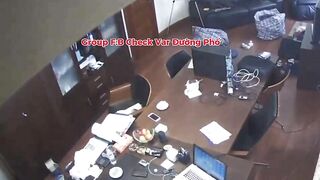 lại là căn phòng đó nhưng lại là 2 con người khác nhau