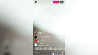 Sốc clip em gái Hàn stream vạch vú bự trắng nõn phê lòi mắt