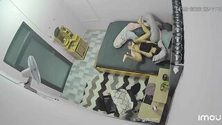 Hack cam em gái vừa call vừa thủ dâm với người yêu