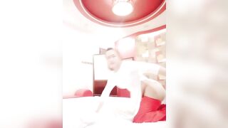 Ladyboy Quỳnh Anh dạy kèm bú cu học sinh trong khách sạn