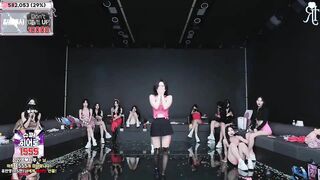 Livetream nhảy show hàng của các e ghệ vú bự bên Hàn Quốc 1 cách bán dâm kiểu mới p2