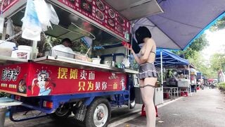 đỉnh cao public gái xinh khoe hàng chốn đông người - phần 2