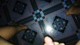 *** thủ dâm khi ba mẹ vắng nhà