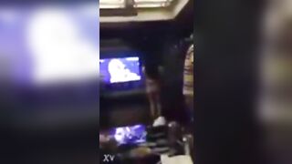 Quán KTV, Mấy e nhân viên Nhảy thoát y, Vừa Bóp Vú Vừa địt nhau hát Karaoke