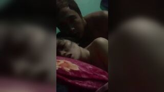 Là mẹ đơn thân nên phải cho ô chủ trọ địt để trả tiền phòng trọ nuôi con