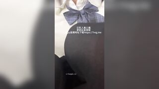 Sướng lờ đờ em gái đồng phục quỳ gối bú cu lút cán rồi chổng mông tròn cho địt