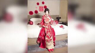 Chụp ảnh Sex Nude cho Cô Dâu, Vú To Lồn Múp hồng hào mà ko dám djt
