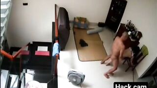 Hack cam thấy chị gái lén lút ngoại tình địt nhau vs gã đầu chọc khi chồng đi làm
