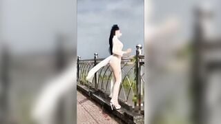 Public khoe dáng show lồn public cùng e gái xinh dáng cực nuột