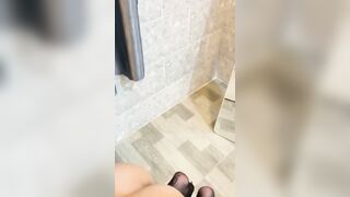 Cuộc sống của những cô gái trong khu tự trị cam