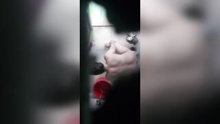Em hàng xóm tắm 2