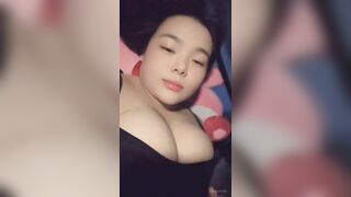 Em gái 2ka10 Chubby Bím múp em nhún nhảy khiến anh phê pha