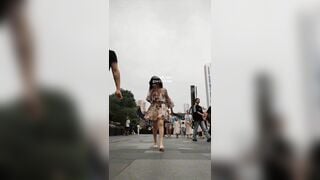Quay lén đường phố,quay lén dưới váy e teen xinh đẹp mặc đồ lót siêu bó lộ mông to