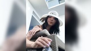 E teen mình dây xinh đẹp livetream show hàng public đái luôn trên sân thượng cực dâm