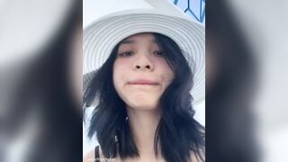 E teen mình dây xinh đẹp livetream show hàng public đái luôn trên sân thượng cực dâm