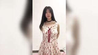 E teen xinh đẹp dâm đãng có sở thích làm slave,dáng siêu nóng mà còn đẹp nữa p1