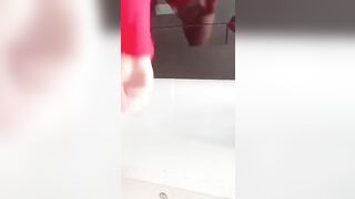 Dâm nữ mặc lọt khe khiêu dâm phê quá