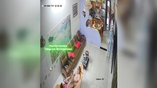 Hack Camera Vợ Chồng Ra Dâm Đãng Vật Nhau Ra Địt Ở Phòng Kháck