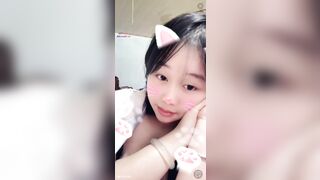 #meoxinh idol mới nổi của BBLive sở hữu khuôn mặt ngây thơ nhưng ngực của cô ấy thì..