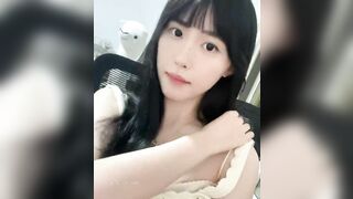 mặt em xinh cộng thêm độ dâm thần sầu như này ai làm người yêu em thật sướng