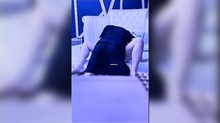 quay lén chồng ở nhà chén cô bạn thân của mình