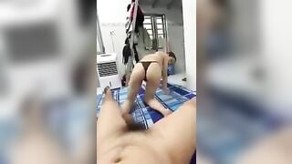 Nhìn con bạn thay quần áo mặc lọt khe, Sục Cu bị nó phát Hiện nhún cu cho djt nhau p2