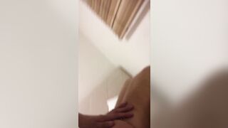 em rau dâm đãng thích bị trói tay chân bằng xích lúc chịch