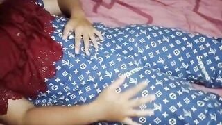 Địt chị hàng xóm dâm hàng ngon mông bự bắn tinh đầy mép lồn dâm đãng
