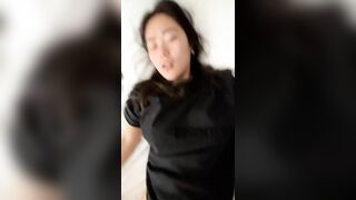 Vẻ mặt ngây thơ trong sáng của em nữ sinh nhìn thấy thương 3